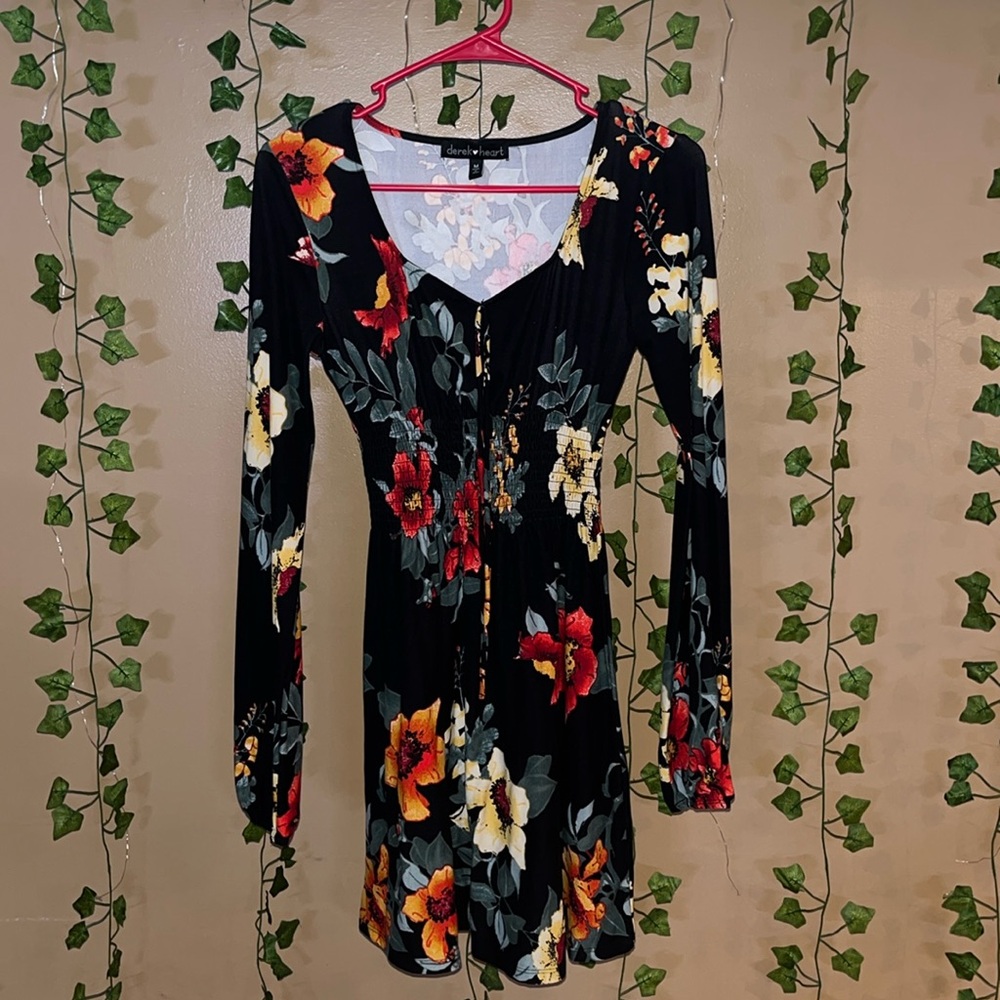 Size: Medium / Color: Black and Flower print / Brand: Derek Heart